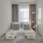 Portovo Riverside By Downtown Apartment Gdansk