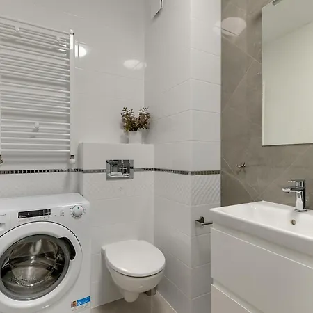 Portovo Riverside By Downtown Apartment