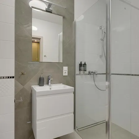 Portovo Riverside By Downtown Apartment Gdansk